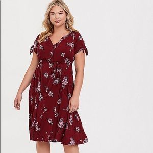 TORRID-NWT Burgundy Floral Dress